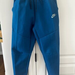 Nike Kids Winterized Sweatpants. Big Boys XL 18-20.